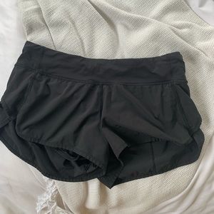 Lululemon shorts 2.5 inch size 8